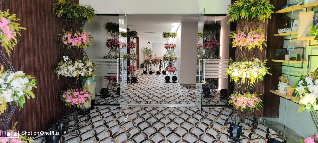 The Amore Surat Hotel Exterior photo